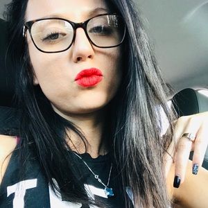 Meet your Posher, Alisha